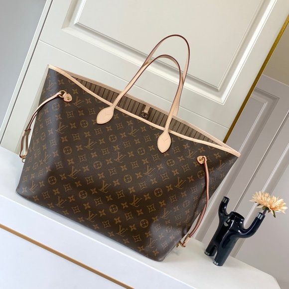 LOUIS VUITTON The Neverfull MM tote bag - Picture 8 of 9